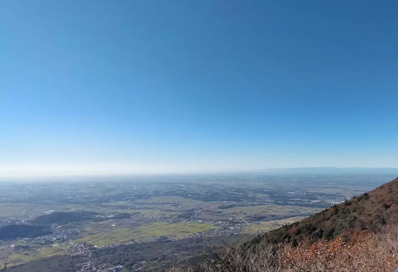 女体山頂を目指す定番の登山道「おたつ石コース」