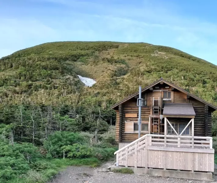 大岳鞍部避難小屋