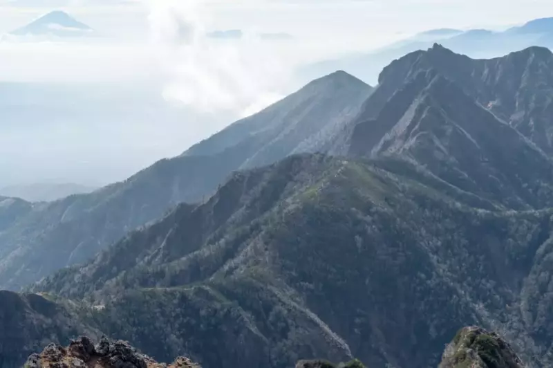 遮るものがない眺望の良さが魅力の権現岳
