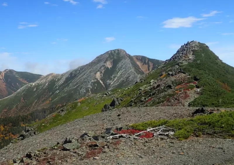 三股から蝶ヶ岳を経由する周回登山
