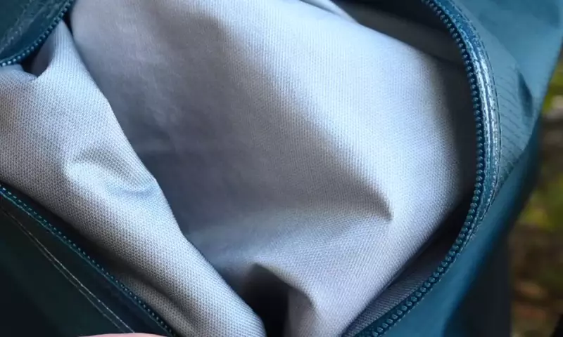 製品のスペック・特徴を紹介  モンベル『ストームクルーザー ジャケット』