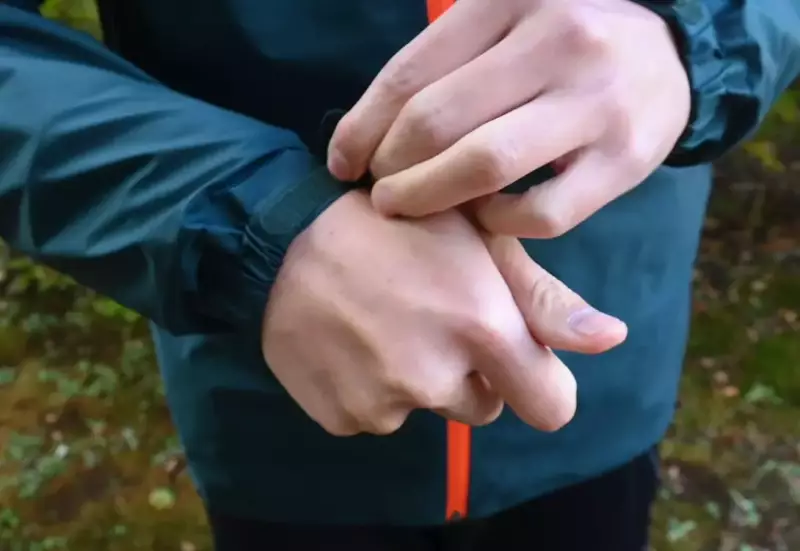 袖口のフィット感と構造 モンベル『ストームクルーザー ジャケット』