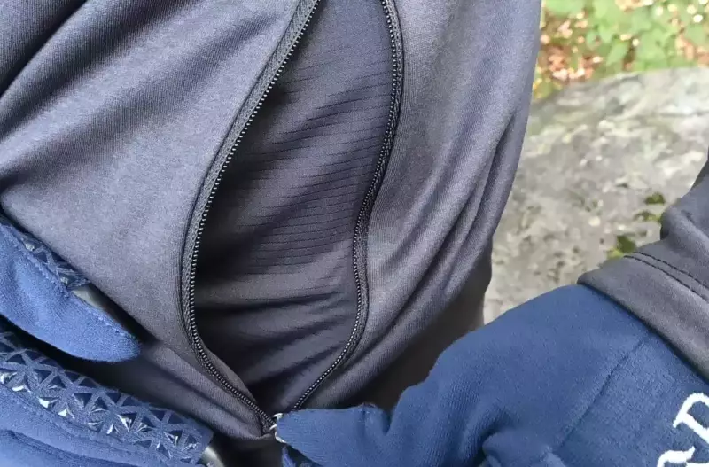 登山中のR1デイリーの活用法−ポケットの使い心地