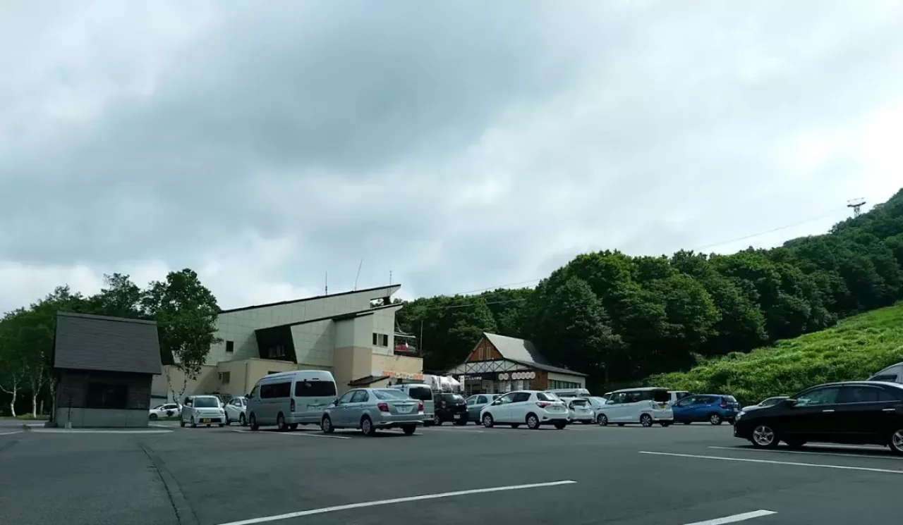八甲田ロープウェー山麓駅駐車場