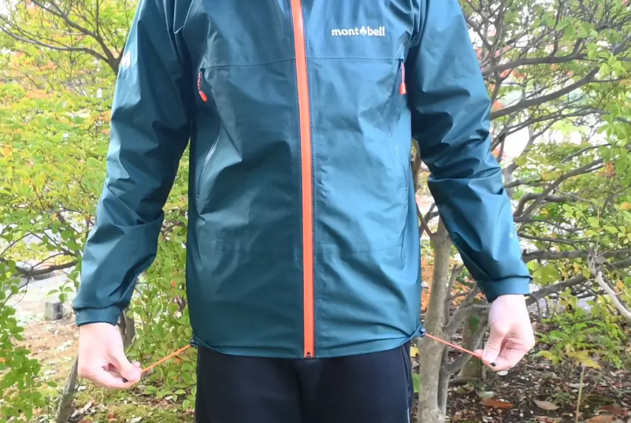 裾のフィット感と構造 モンベル『ストームクルーザー ジャケット』