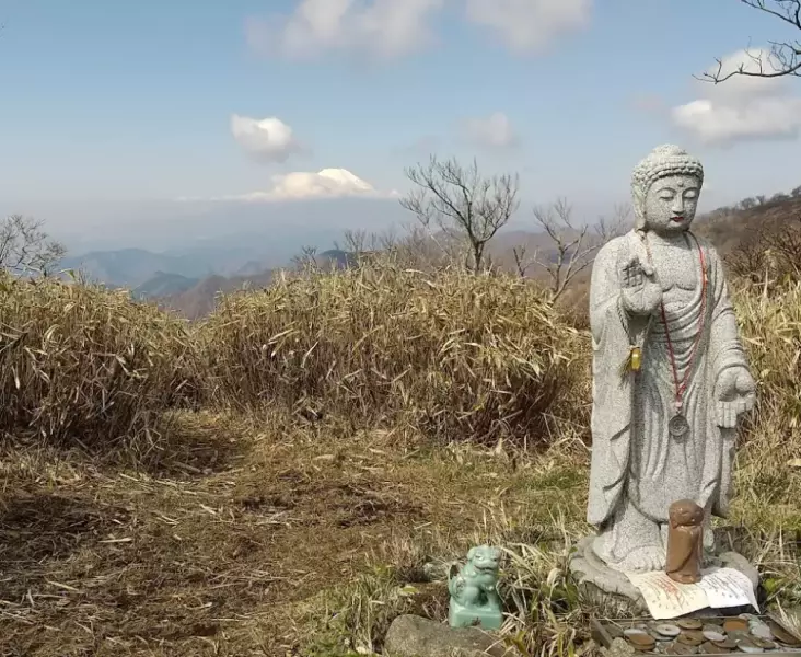 山頂からの下山時は堂平方面へと下って塩水橋へ戻る