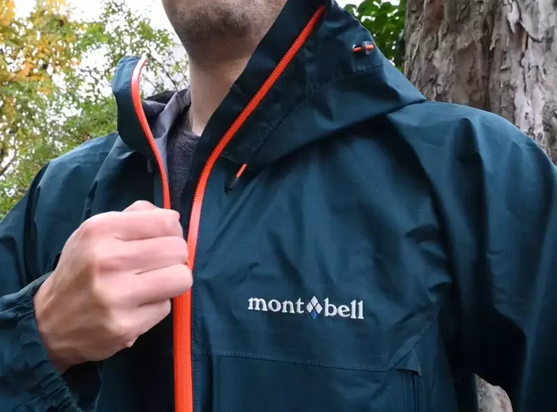 シルエットと動きやすさ モンベル『ストームクルーザー ジャケット』