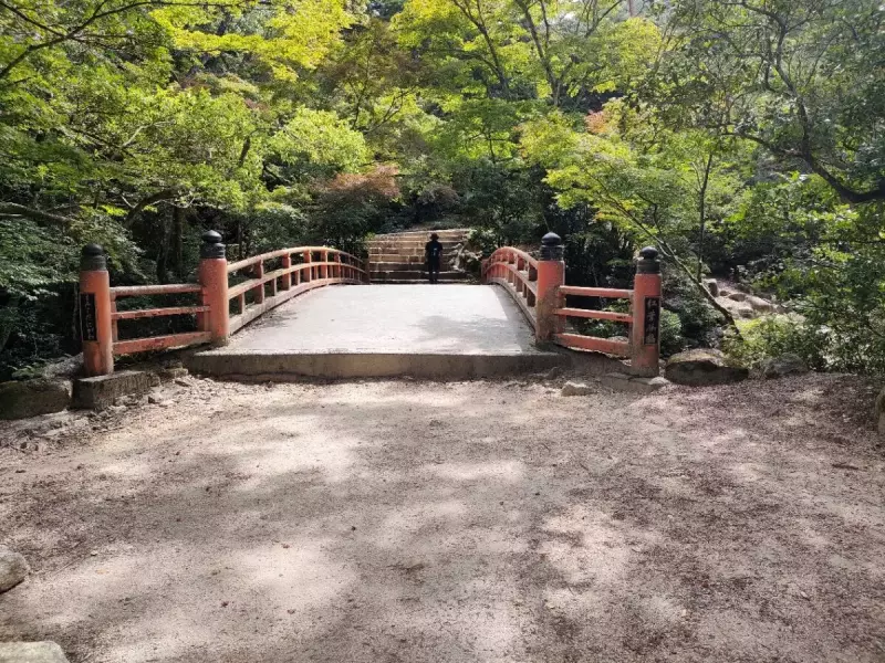 宮島の紅葉の魅力を写真で紹介