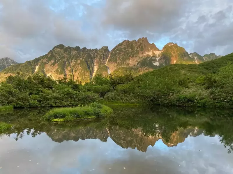 *赤く染まる裏剱