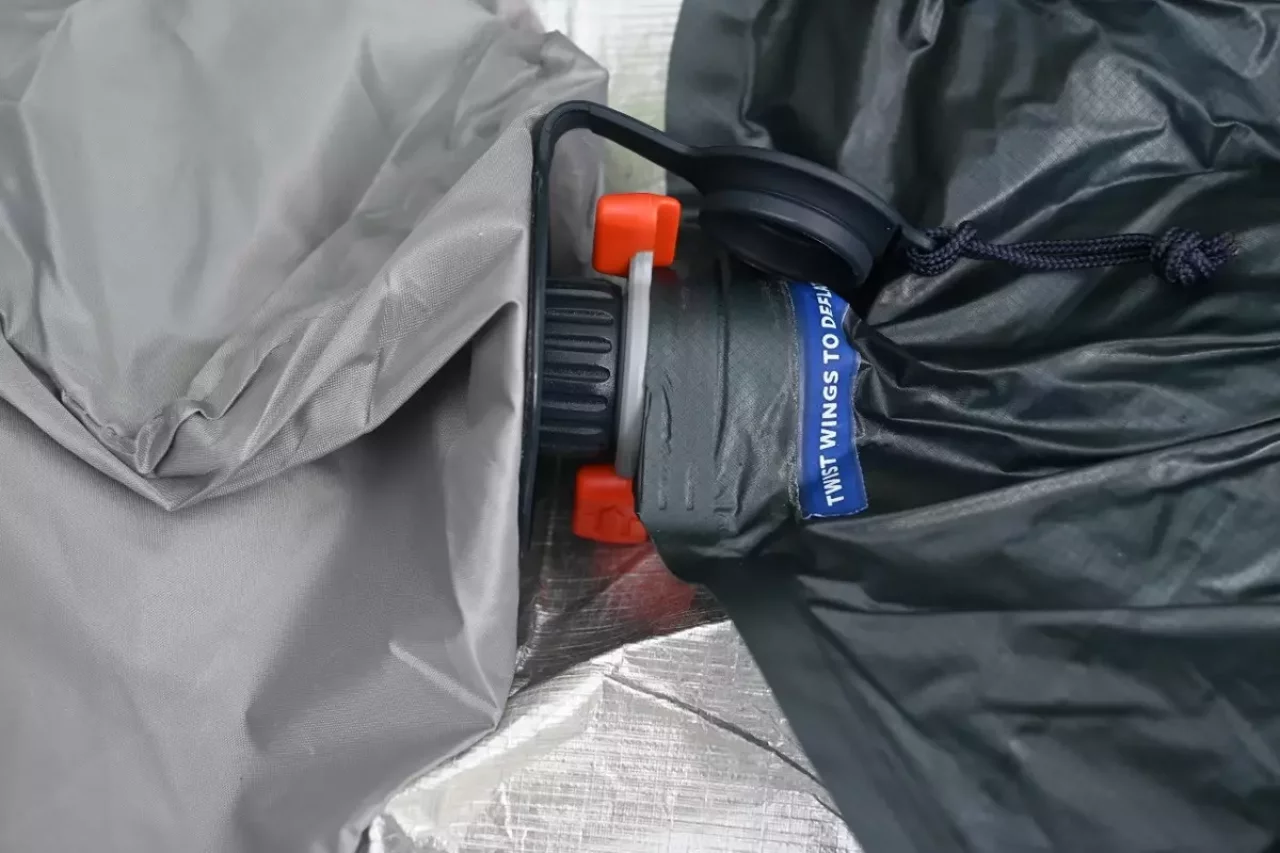 サーマレスト テントマット 空気の入れ方