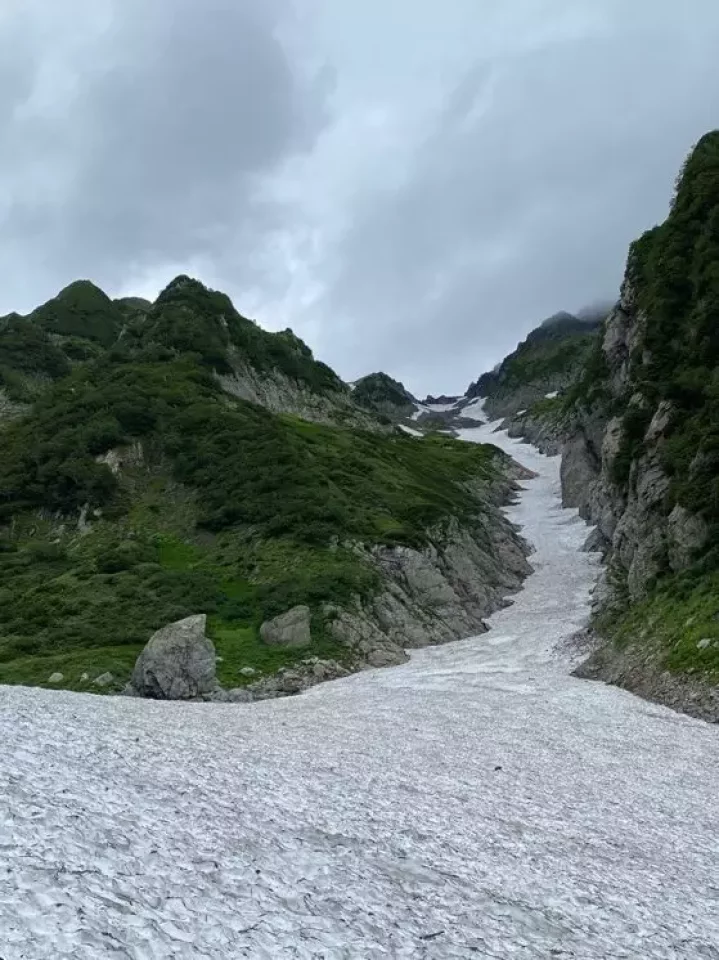 *大岩が目印の平蔵谷出合。熟練者以外立入禁止