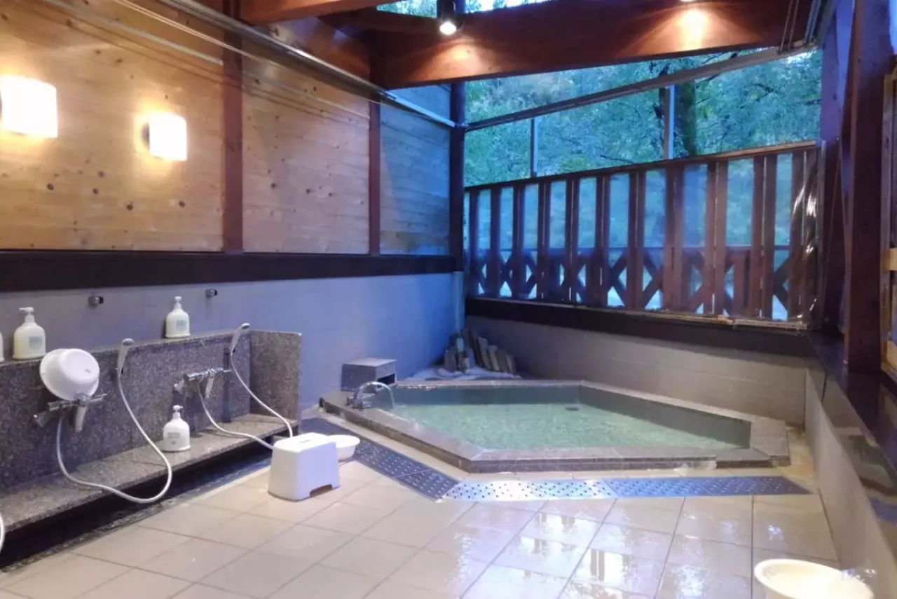 銀山平温泉「かもしかの湯」