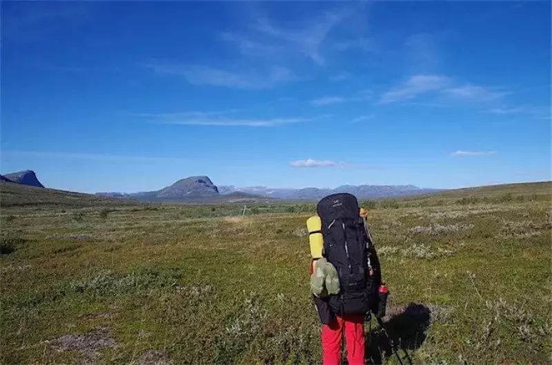 地平線の先までトレイルは続く。