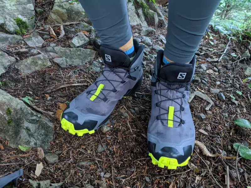 サロモンの新型シューズ『クロス ハイク ミッド ゴアテックス』