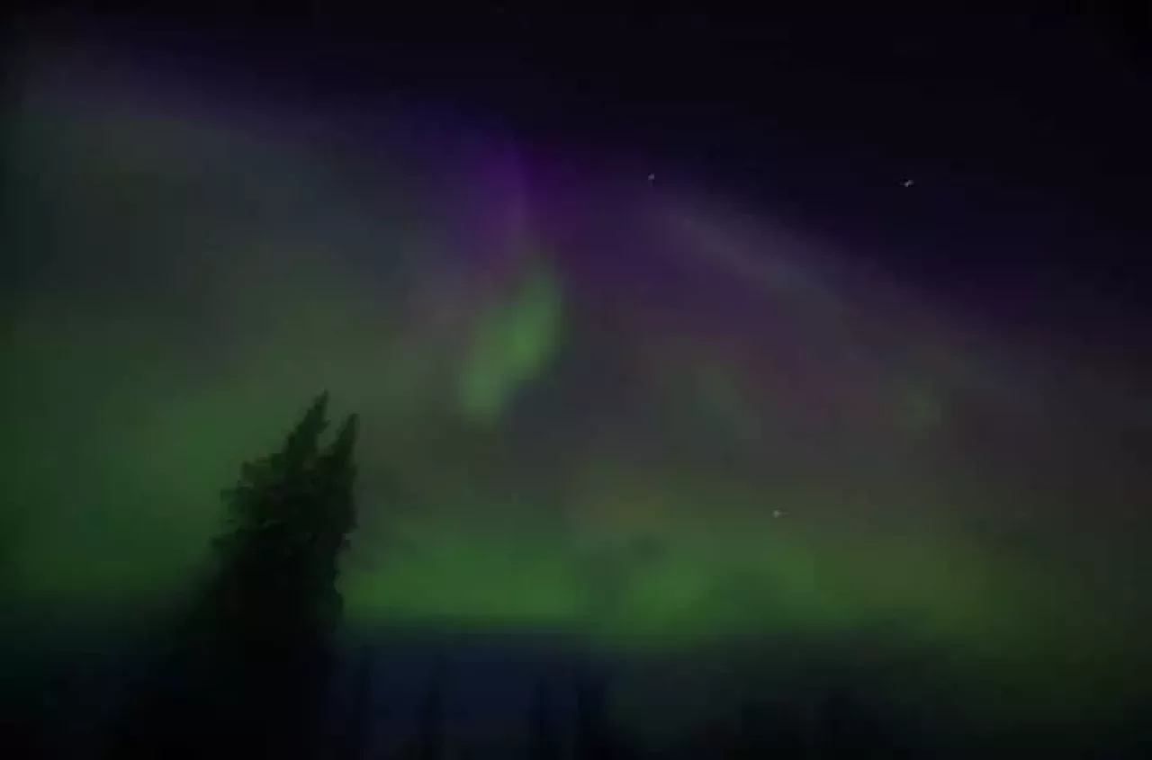 初めてオーロラを見た。涙がぽろぽろと流れ落ちた。