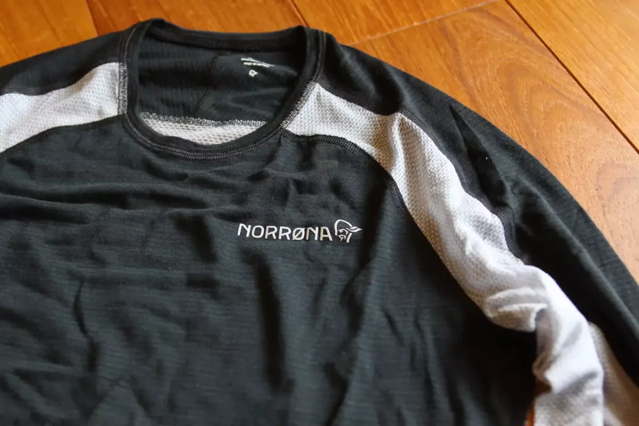 NORRONAビティホーンウールシャツの作り