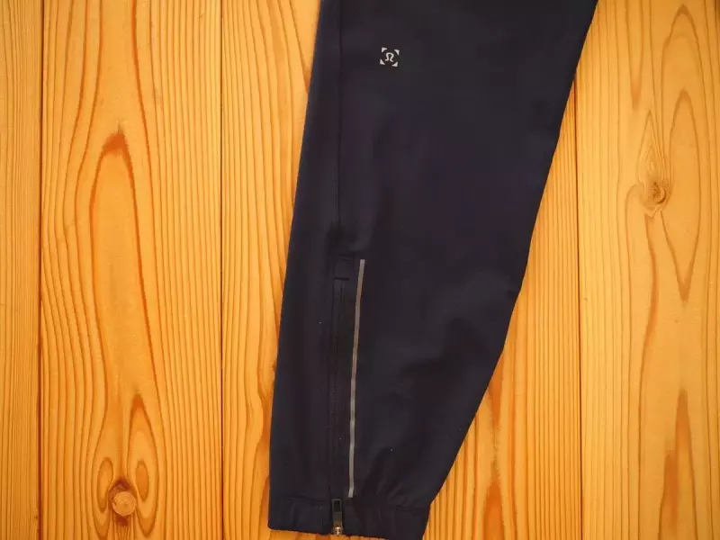 ルルレモンSurge Jogger