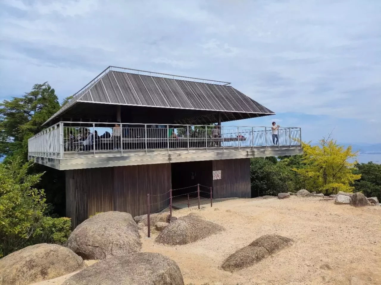 『紅葉谷コース』から登り『大聖院コース』を下りてくる登山コースを紹介