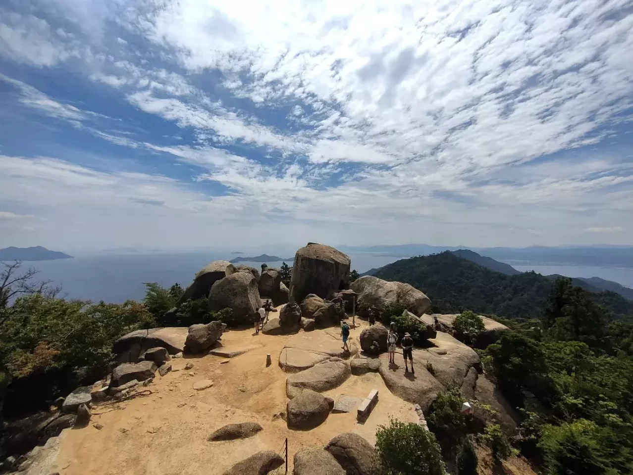 『紅葉谷コース』から登り『大聖院コース』を下りてくる登山コースを紹介