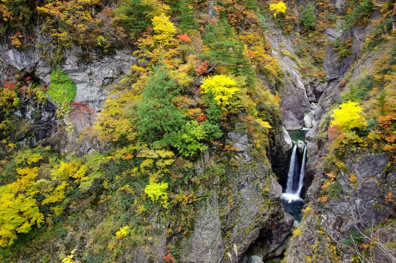 裏巻機渓谷の紅葉登山7