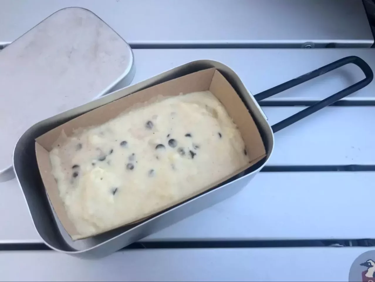 メスティンに型を入れ、たねを入れる