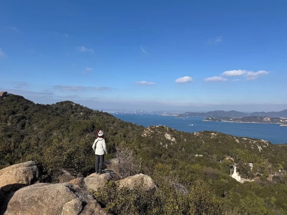 冬の山遊び【ネコまみれ・クラフトビール天国の島山】
六島(むしま)岡山県/笠岡諸島/大石山 185m