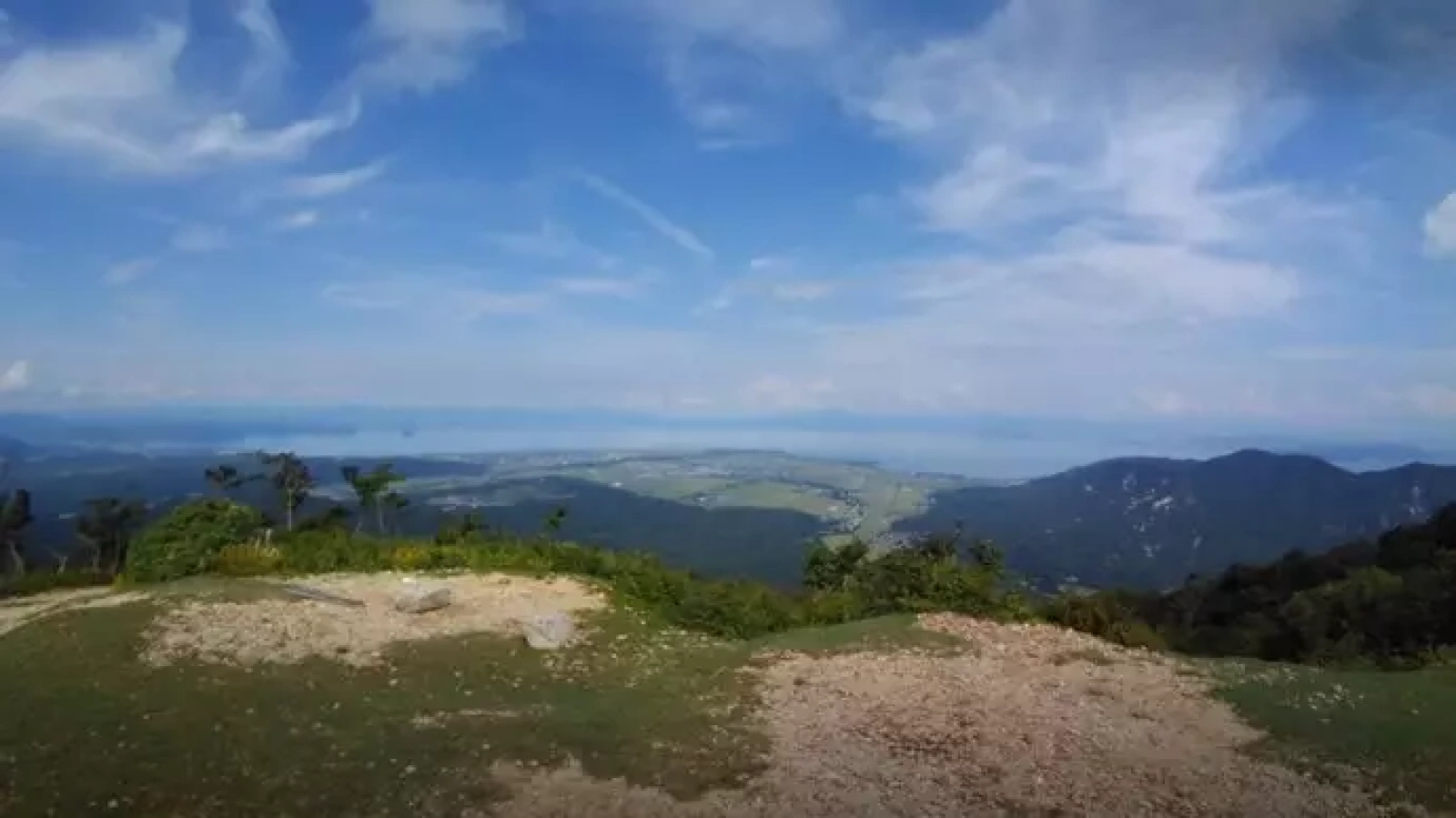 最初はエグイが後で絶景が待っている比良山地ロングトレイル