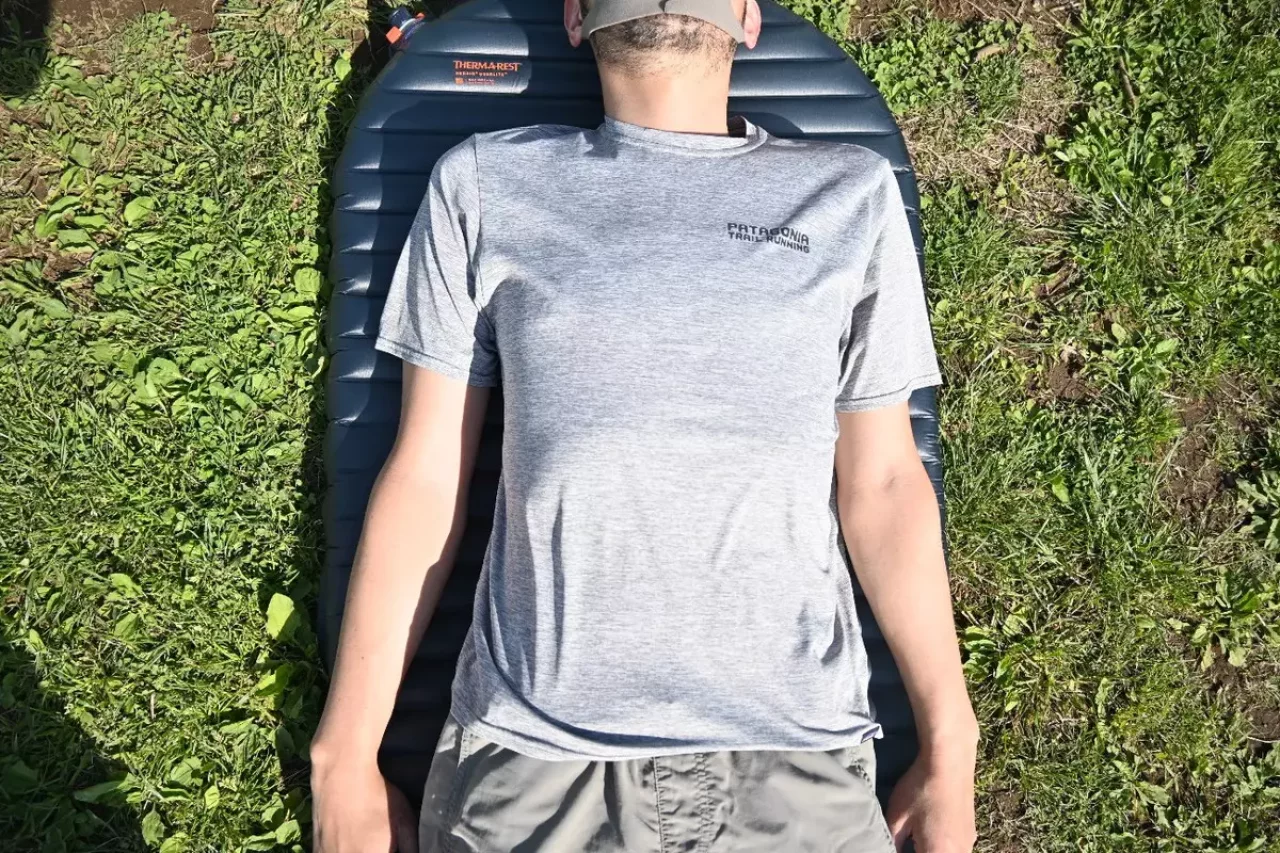 サーマレスト テントマット 寝心地