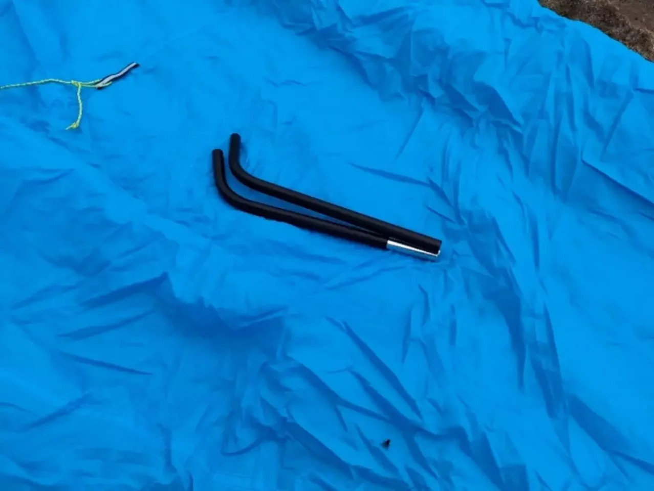 ブラックダイヤモンドのディスタンスシェルターを設営