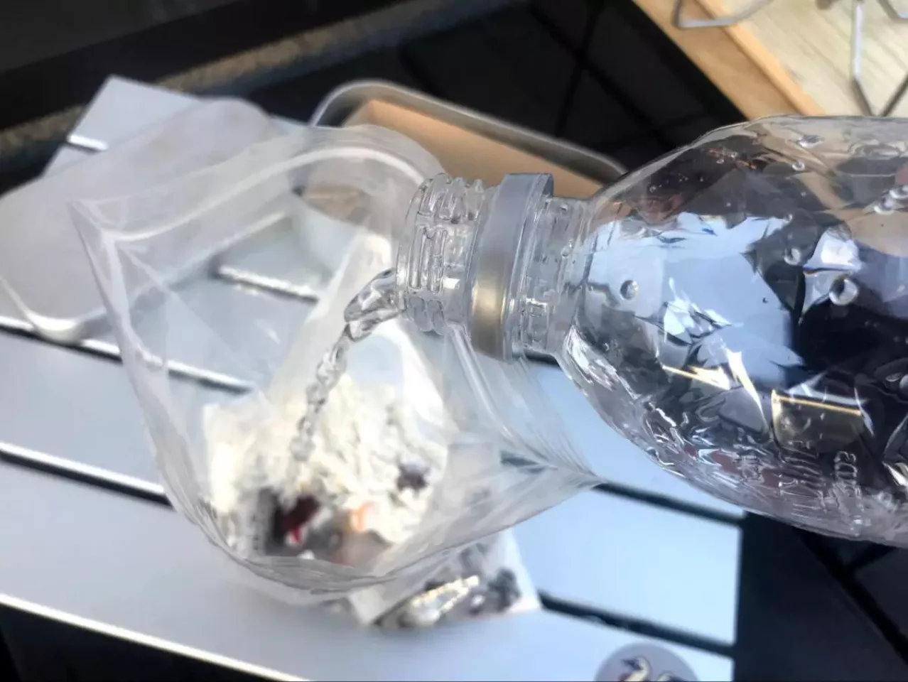 ジップロックに全ての材料を入れる