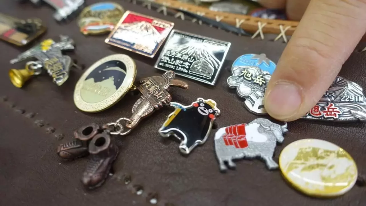 山バッチ・山をモチーフにしたピンバッチのバリエーション