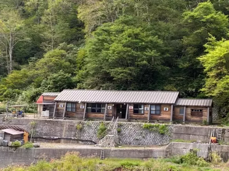 猿倉~白馬大雪渓~白馬岳~祖母谷温泉