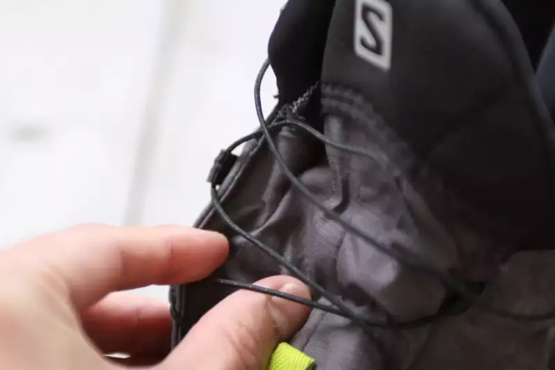 サロモン クロス ハイク ミッド ゴアテックスの特徴-ガゼットタン・クイックレース