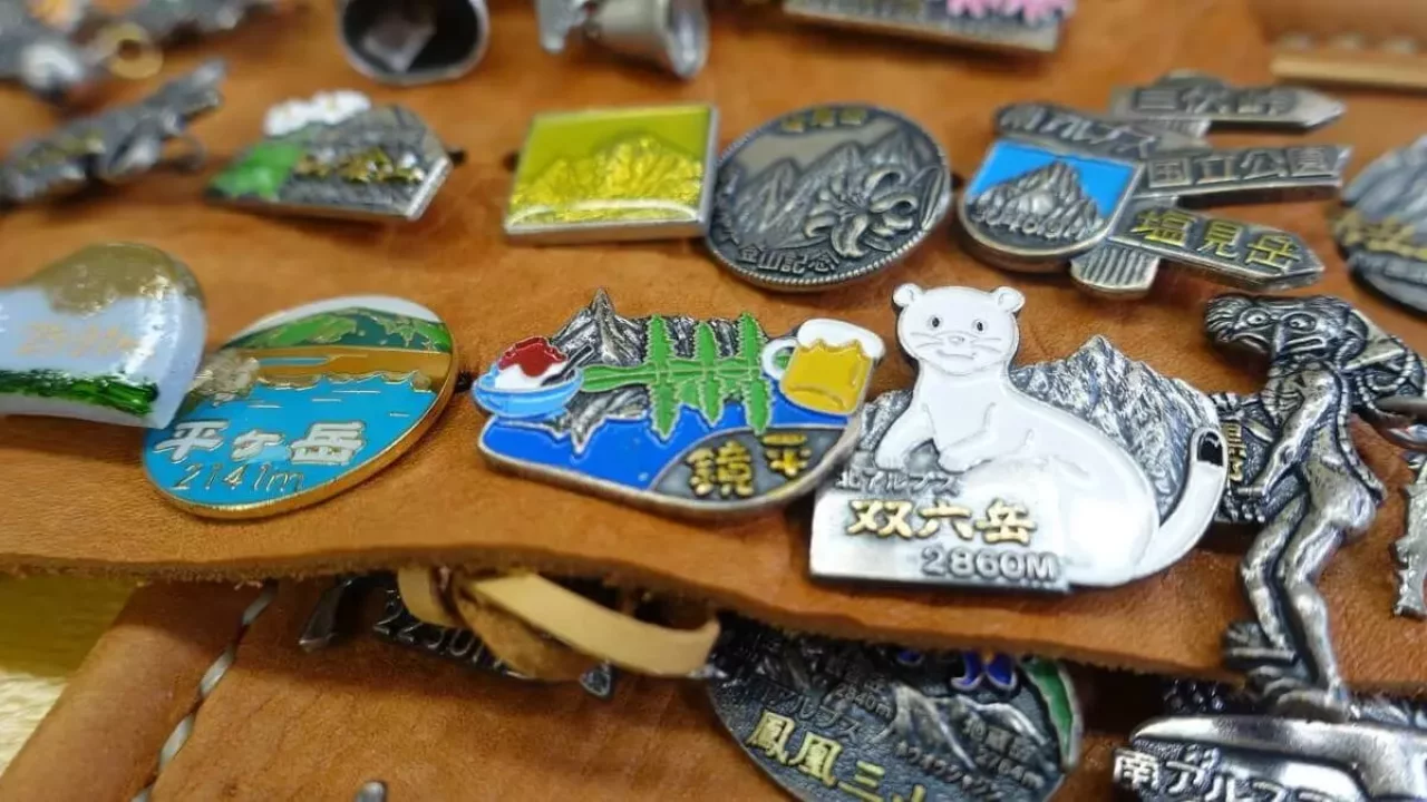 鏡平の山バッチ