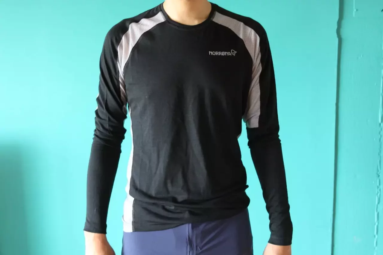 NORRONAビティホーンウールシャツで楽しむ登山