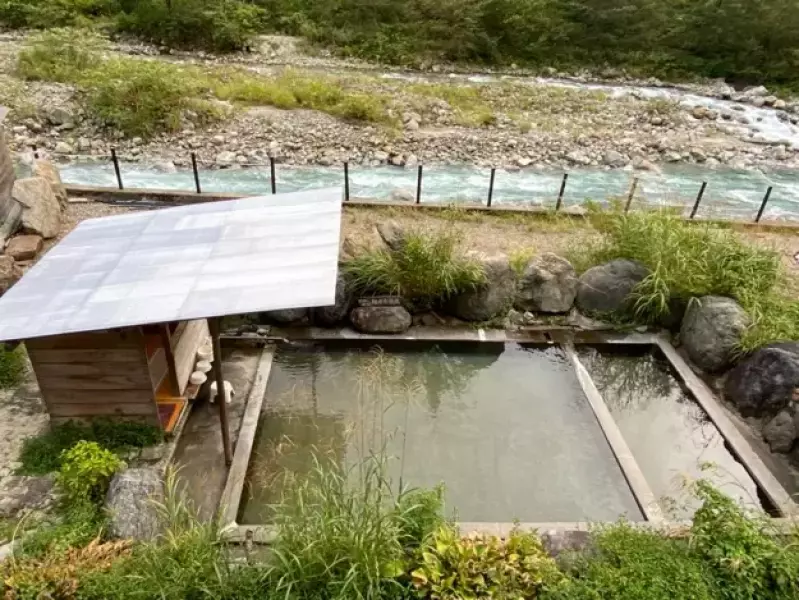猿倉~白馬大雪渓~白馬岳~祖母谷温泉