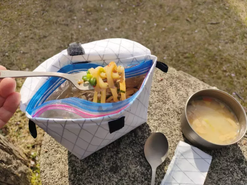 山旅NEWスタンドコジーで作る絶品レシピ『台湾まぜそば』|山ごはんレシピ|山の食事・行動食|山のコト|登山・トレラン・山スキーマガジン「山旅旅」