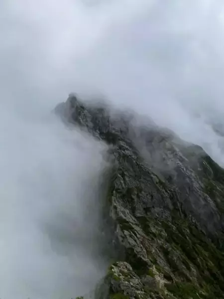 2日目:祖母谷温泉~唐松岳~不帰ノ嶮~天狗山荘