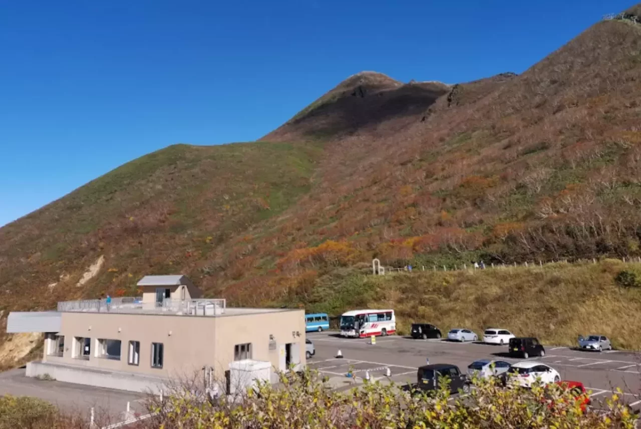 火口跡がはっきりわかる羊蹄山