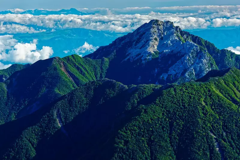 甲斐駒ヶ岳 | 難易度別の定番3コース! 安全に登れる南アルプス♪