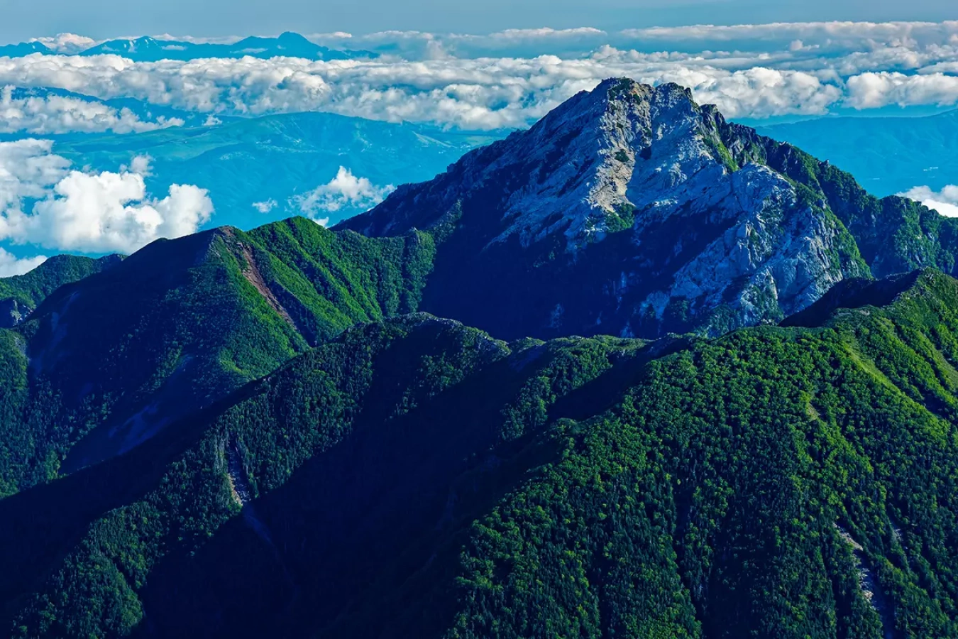 甲斐駒ヶ岳 | 難易度別の定番3コース! 安全に登れる南アルプス♪