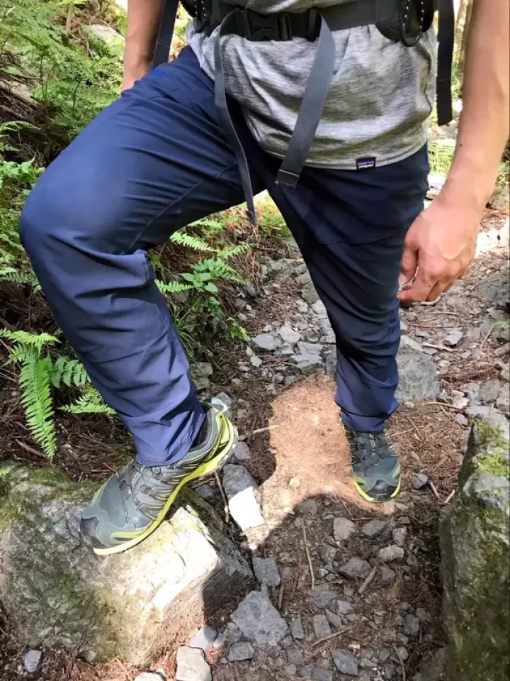 動きやすく汎用性に優れたパタゴニアのパンツ