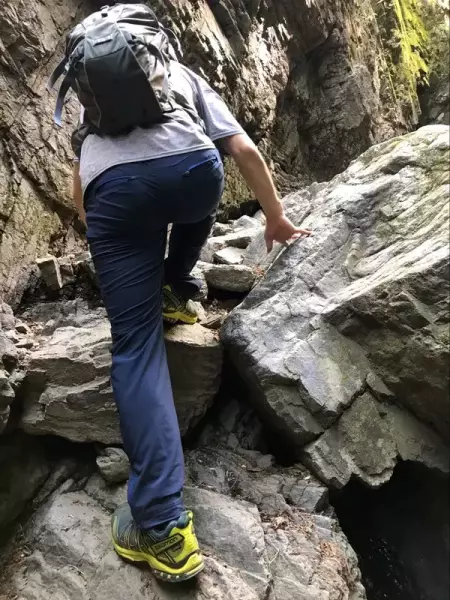 動きやすく汎用性に優れたパタゴニアのパンツ