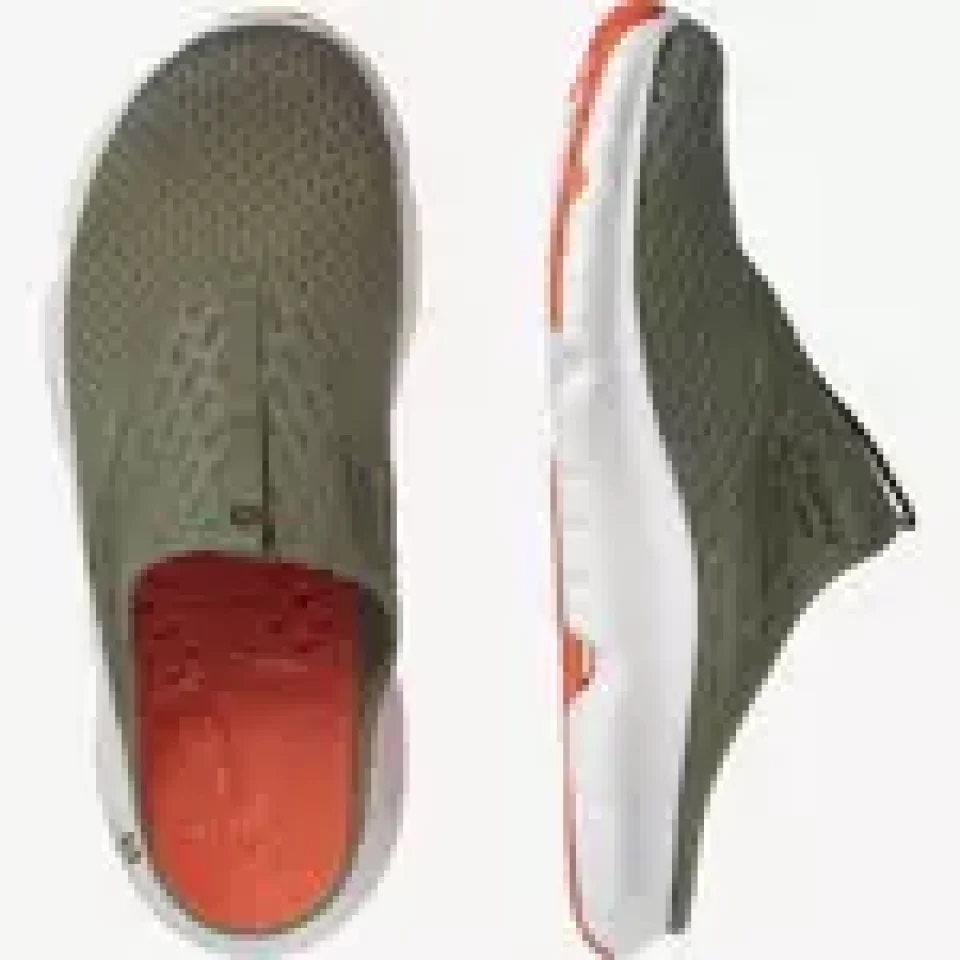 サロモンのサンダル