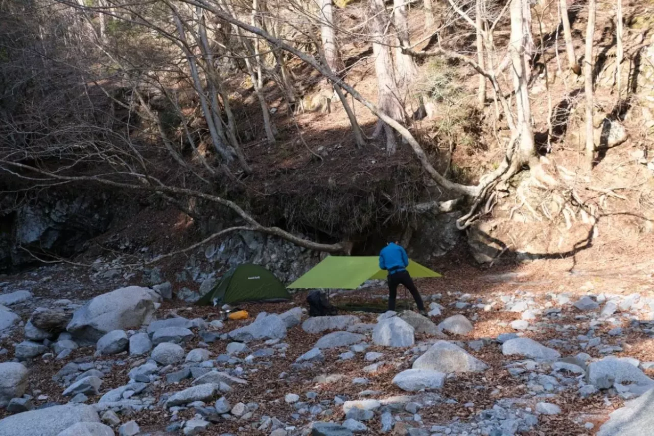 沢登りの魅力 渓谷沿いの野営