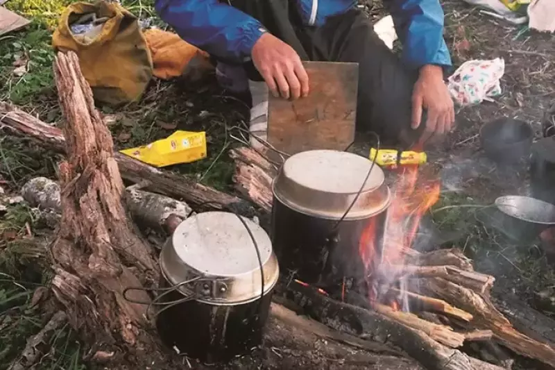 サバイバル登山家・服部文祥の装備論1 『最重要装備の鍋』|クッカー|調理器具・燃料・水筒|登山ギア|山のモノ|登山・トレラン・山スキーマガジン「山旅旅」