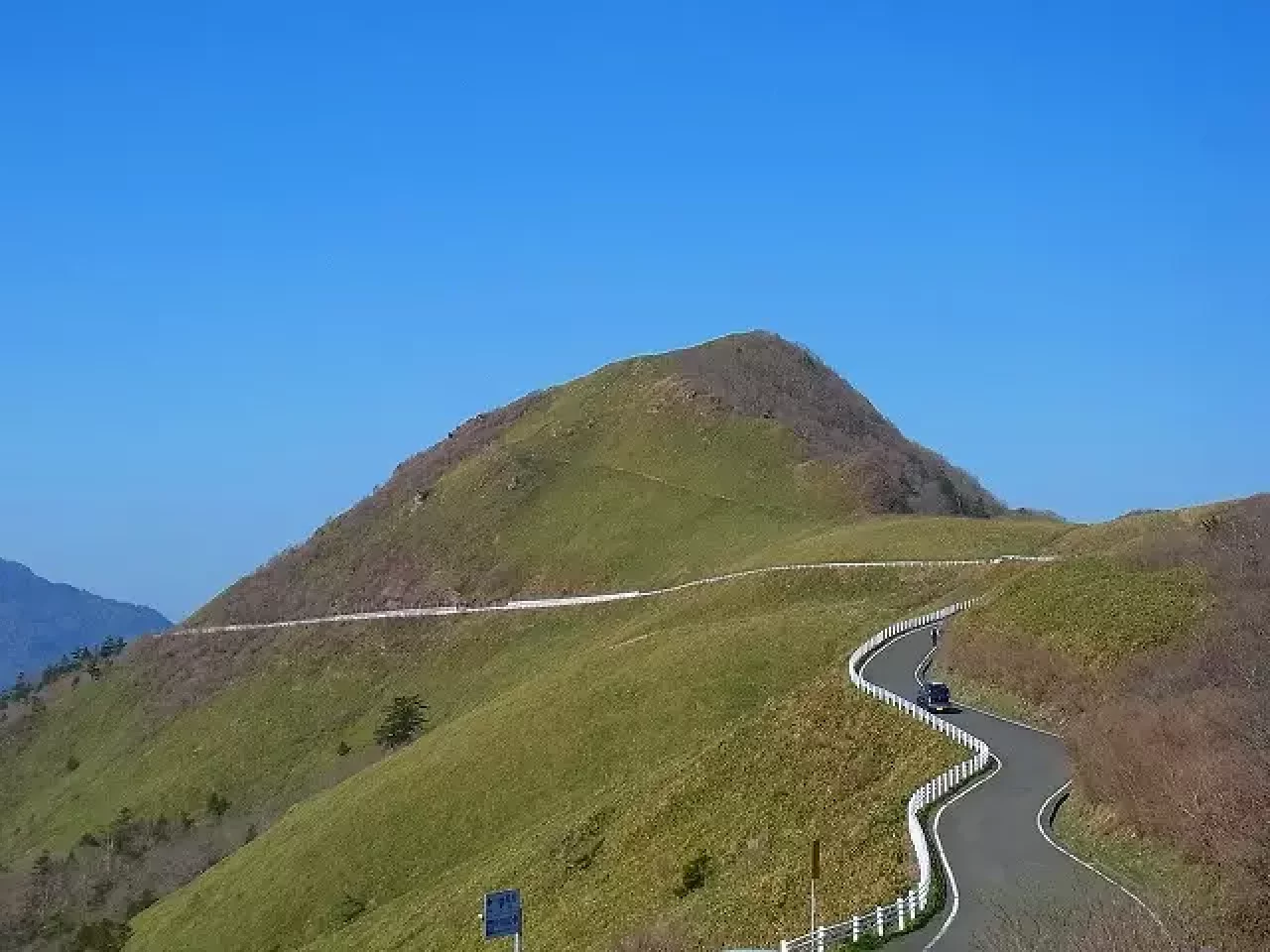 車の走るUFOライン