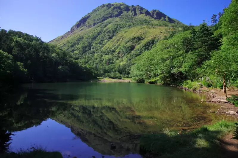 テーマで歩く山の旅 #17 日光白根山-山深き奥日光で夏の終わりと秋の始まりを味わう|テーマで歩く山の旅|連載|山のコト|登山・トレラン・山スキーマガジン「山旅旅」