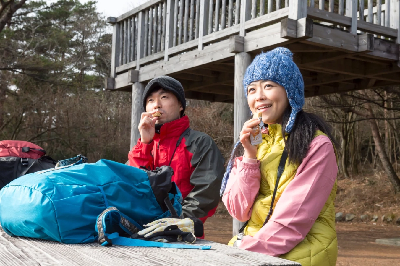 【2024年版】登山の行動食おすすめ27選-コンビニで買えるものから手作り、入れ物、どれくらいの頻度で食べるかまで徹底紹介