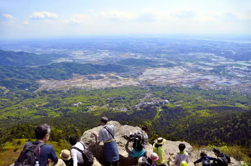 筑波山の女体山山頂から眺める関東平野
3月 登山 関東